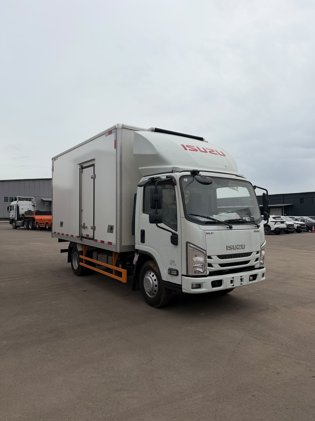 ISUZU Elf EM5 рефрижератор — фото 2